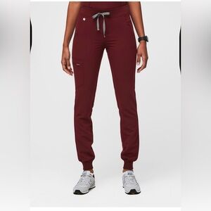 Figs Women’s Burgundy scrub Jogger